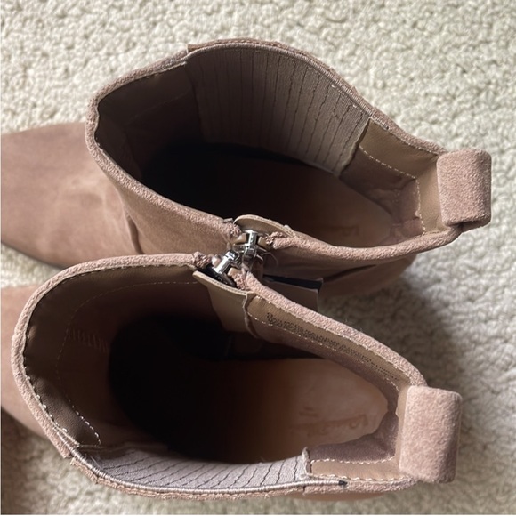 Universal Thread Booties - Picture 9 of 13